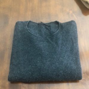 Lightweight crew neck sweater